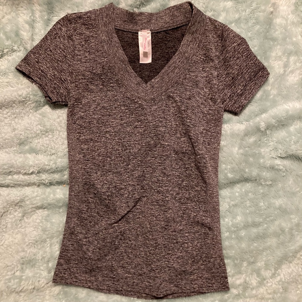 New Kathy Gray Short Sleeve V-neck T-Shirt One SZ